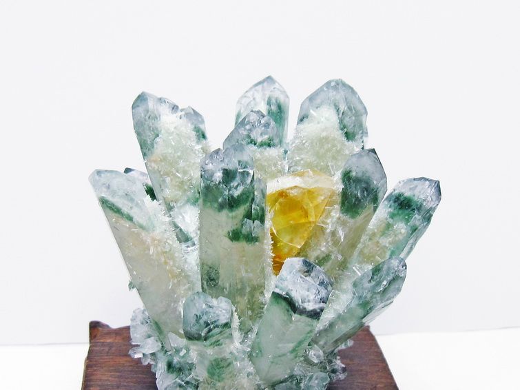 緑水晶 クラスター 原石 台座付属 一点物 182-7492