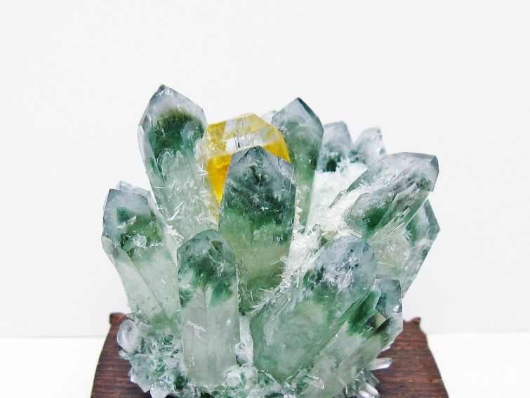 緑水晶 クラスター 原石 台座付属 一点物 182-7500