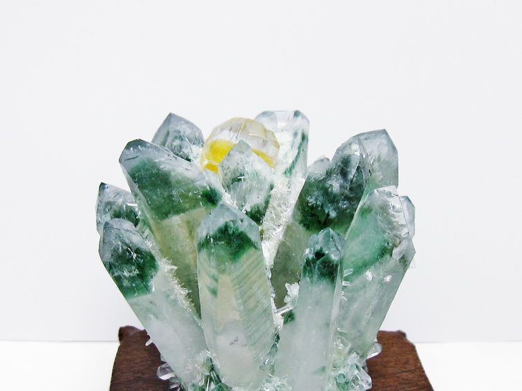 緑水晶 クラスター 原石 台座付属 一点物 182-7502