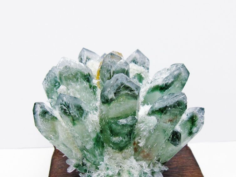 緑水晶 クラスター 原石 台座付属 一点物 182-7503