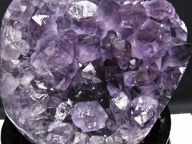 アメジストクラスター 1.8Kg ウルグアイ産 台座付属 182-7957 – 天然石