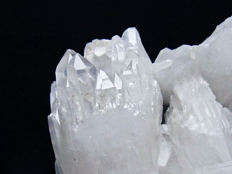 水晶クラスター 1.9Kg 原石 ブラジル ミナスジェライス州 コリント産 一点物 台座付属 レムリアンシード 182-8102