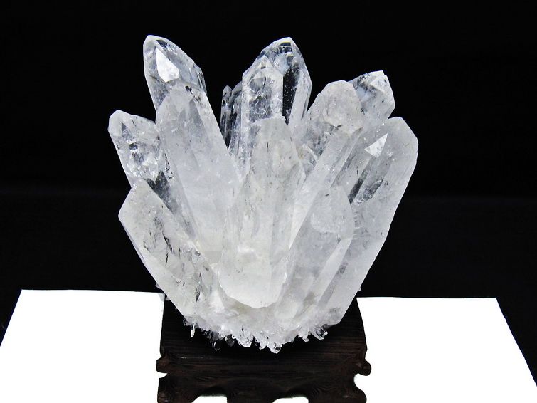 1.1Kg 水晶 クラスター 水晶 原石 台座付属 一点物 182-8366
