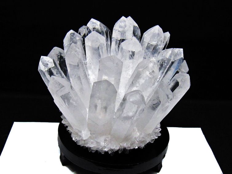 1.8Kg 水晶 クラスター 水晶 原石 台座付属 一点物 182-8377