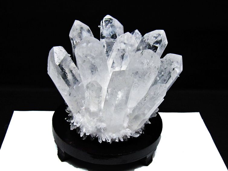 1.2Kg 水晶 クラスター 水晶 原石 台座付属 一点物 182-8388 1.2Kg 水晶 クラスター 水晶 原石 台座付属 一点物 182-8388