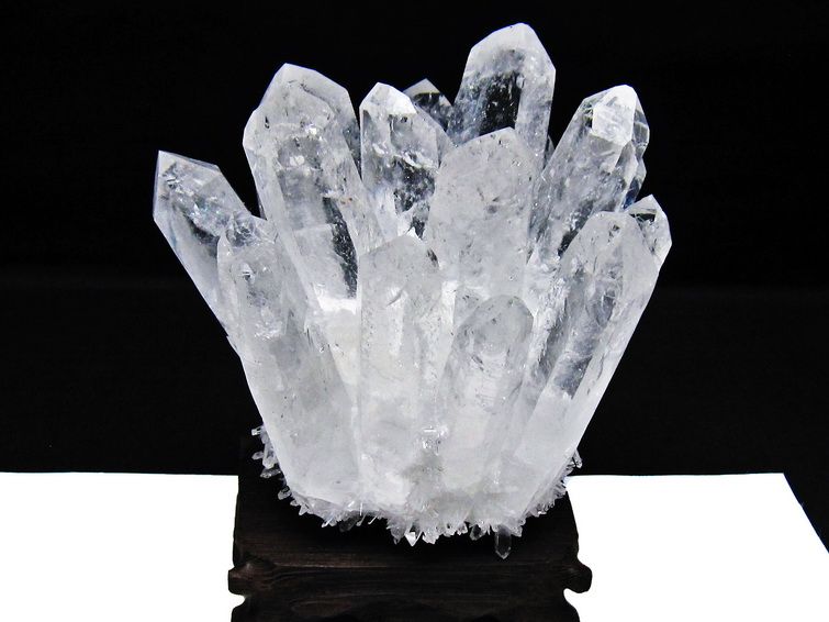 1.1Kg 水晶 クラスター 水晶 原石 台座付属 一点物 182-8390