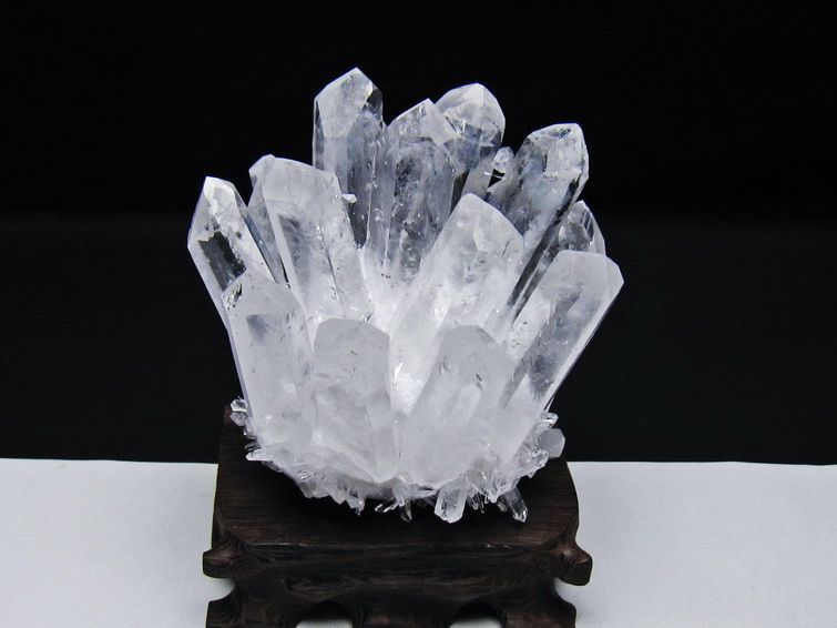 水晶 クラスター 水晶 原石 台座付属 一点物 182-8569