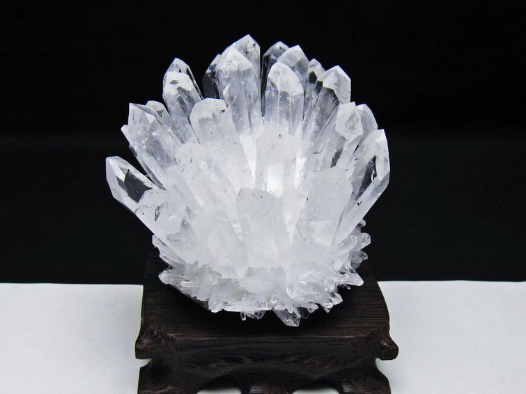 水晶 クラスター 水晶 原石 台座付属 一点物 182-8573