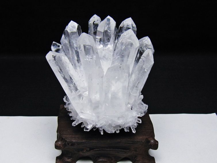 水晶 クラスター 水晶 原石 台座付属 一点物 182-8574