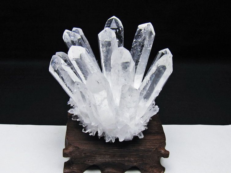 水晶 クラスター 水晶 原石 台座付属 一点物 182-8577