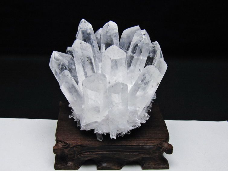 水晶 クラスター 水晶 原石 台座付属 一点物 182-8583