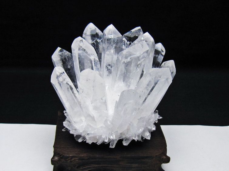 水晶 クラスター 水晶 原石 台座付属 一点物 182-8585