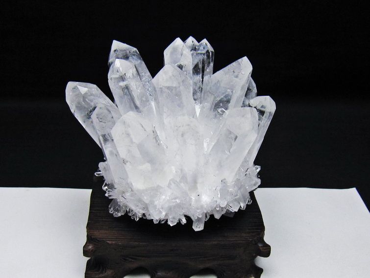水晶 クラスター 水晶 原石 台座付属 一点物 182-8586