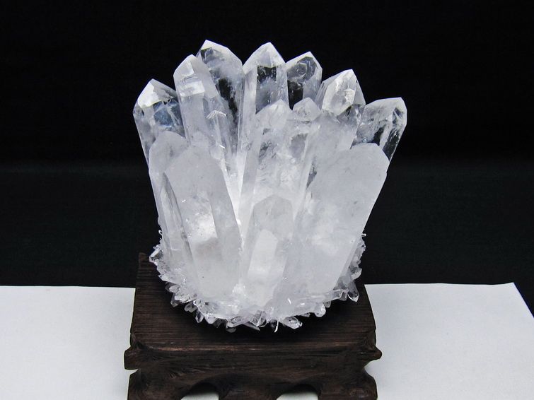 水晶 クラスター 水晶 原石 台座付属 一点物 182-8588