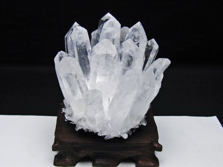 水晶 クラスター 水晶 原石 台座付属 一点物 182-8590