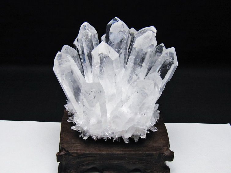 水晶 クラスター 水晶 原石 台座付属 一点物 182-8593
