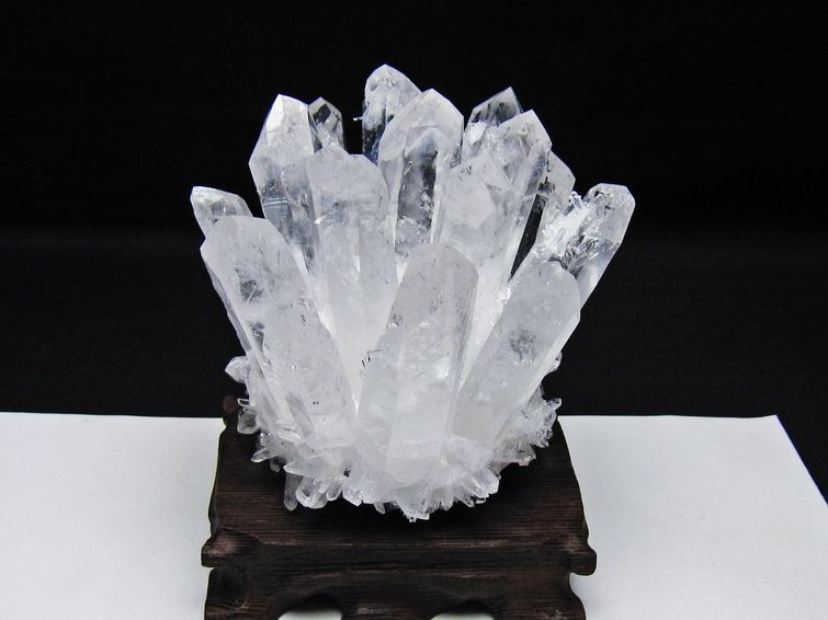 水晶 クラスター 水晶 原石 台座付属 一点物 182-8599