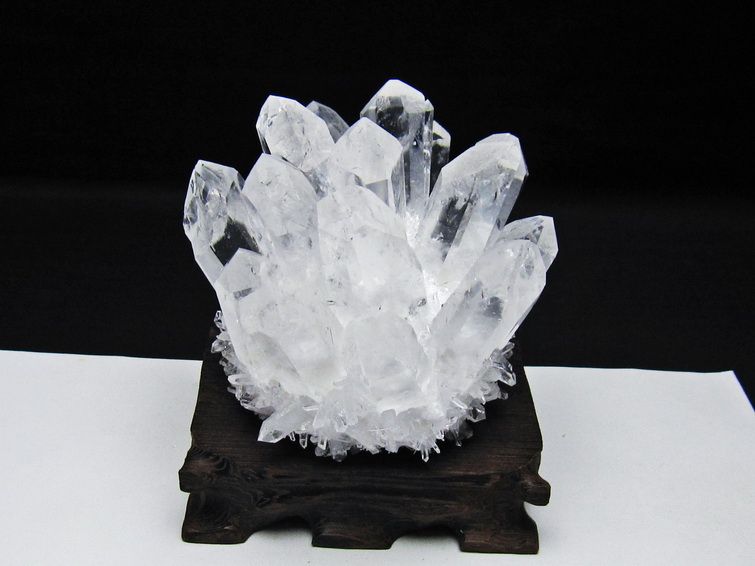 水晶 クラスター 水晶 原石 台座付属 一点物 182-8609