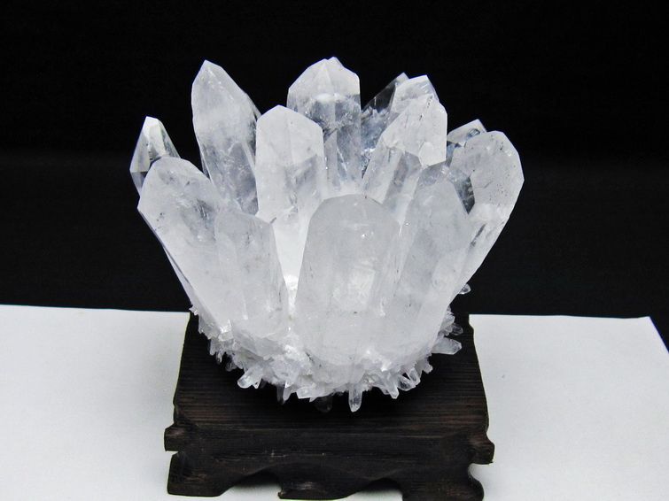水晶 クラスター 水晶 原石 台座付属 一点物 182-8611