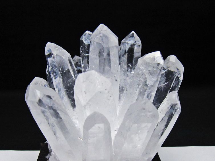 水晶 クラスター 水晶 原石 台座付属 一点物 182-8612