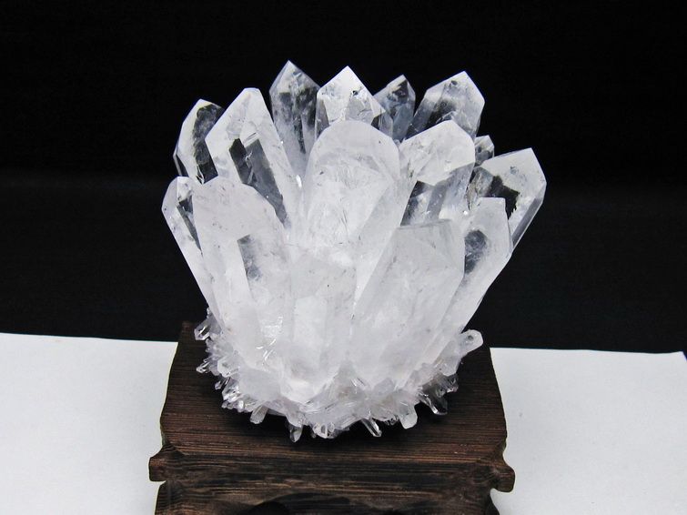 水晶 クラスター 水晶 原石 台座付属 一点物 182-8613