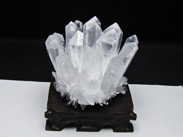 水晶 クラスター 水晶 原石 台座付属 一点物 182-8615