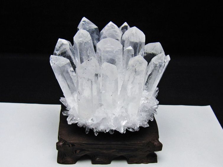 水晶 クラスター 水晶 原石 台座付属 一点物 182-8621