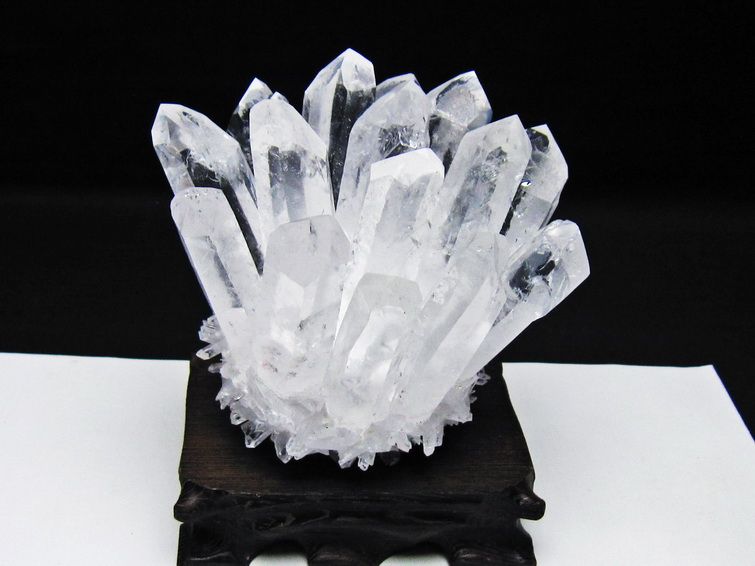 水晶 クラスター 水晶 原石 台座付属 一点物 182-8623