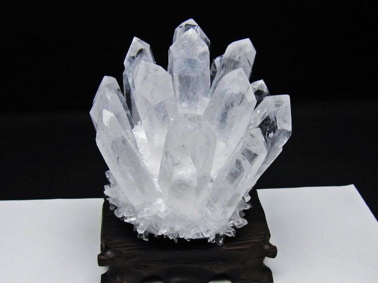 水晶 クラスター 水晶 原石 台座付属 一点物 182-8635
