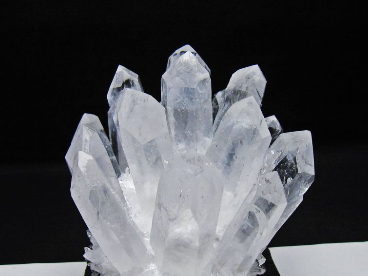 水晶 クラスター 水晶 原石 台座付属 一点物 182-8635