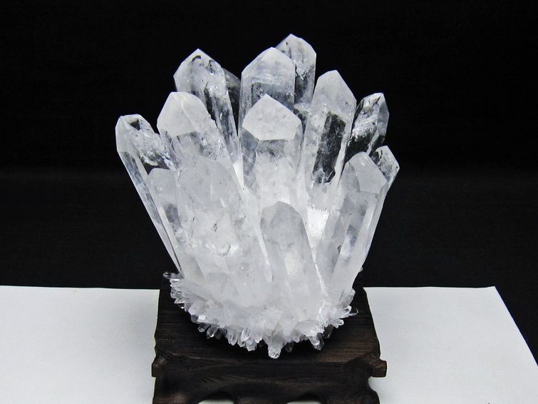 水晶 クラスター 水晶 原石 台座付属 一点物 182-8642