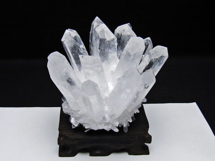 水晶 クラスター 水晶 原石 台座付属 一点物 182-8645