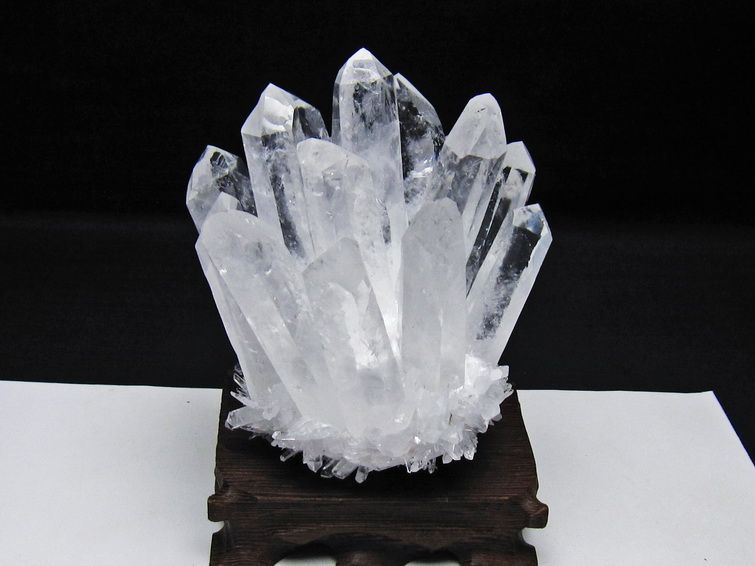 水晶 クラスター 水晶 原石 台座付属 一点物 182-8648