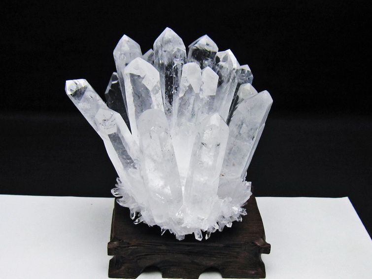 水晶 クラスター 水晶 原石 台座付属 一点物 182-8651