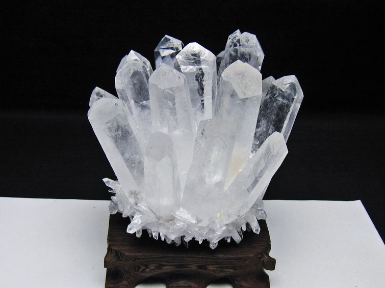 水晶 クラスター 水晶 原石 台座付属 一点物 182-8653