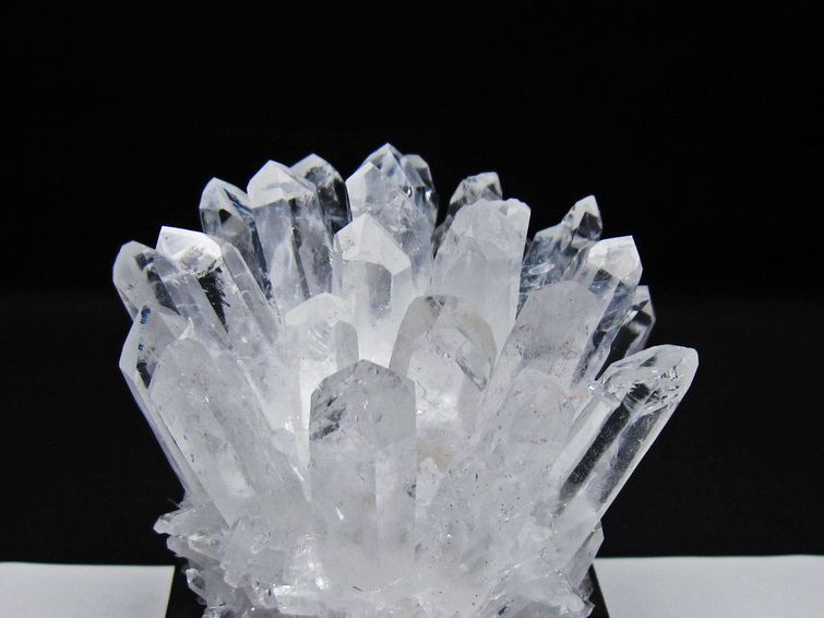 水晶 クラスター 水晶 原石 台座付属 一点物 182-8657