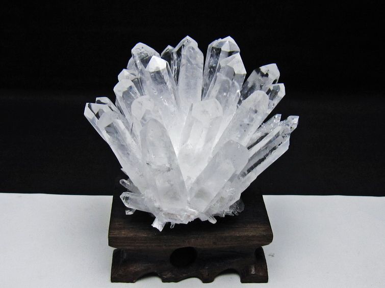 水晶 クラスター 水晶 原石 台座付属 一点物 182-8658