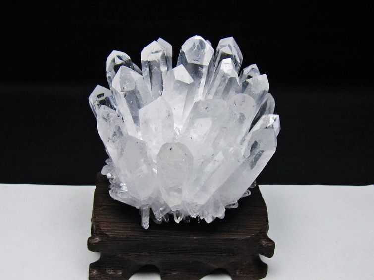 水晶 クラスター 水晶 原石 台座付属 一点物 182-8661