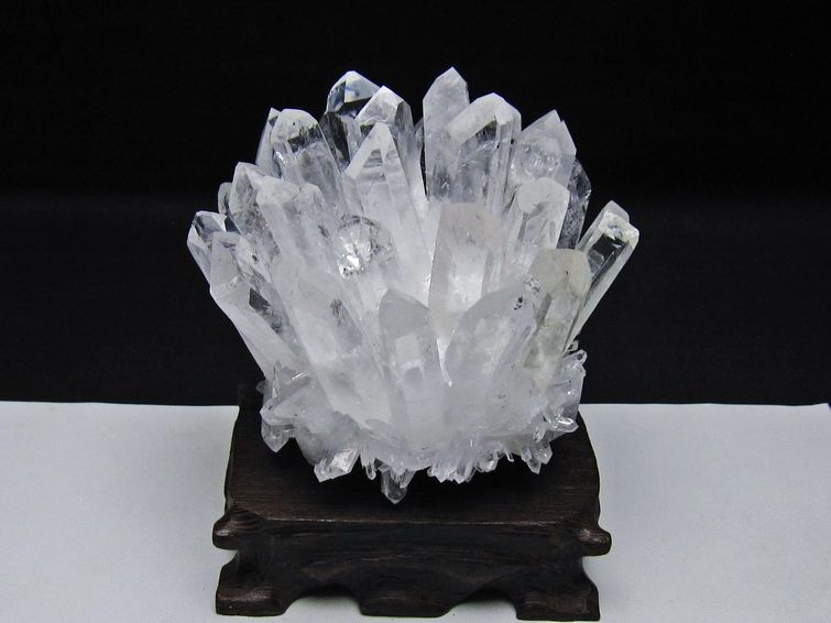 水晶 クラスター 水晶 原石 台座付属 一点物 182-8665