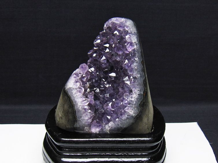 アメジスト クラスター ウルグアイ産 アメジスト 原石 amethyst 台座付属 一点物 182-8725
