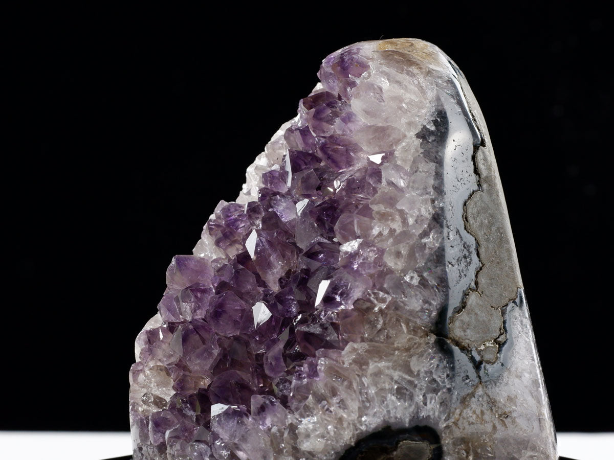 アメジスト クラスター 1.5Kg ウルグアイ産 アメジスト 原石 amethyst 台座付属 一点物 182-8735