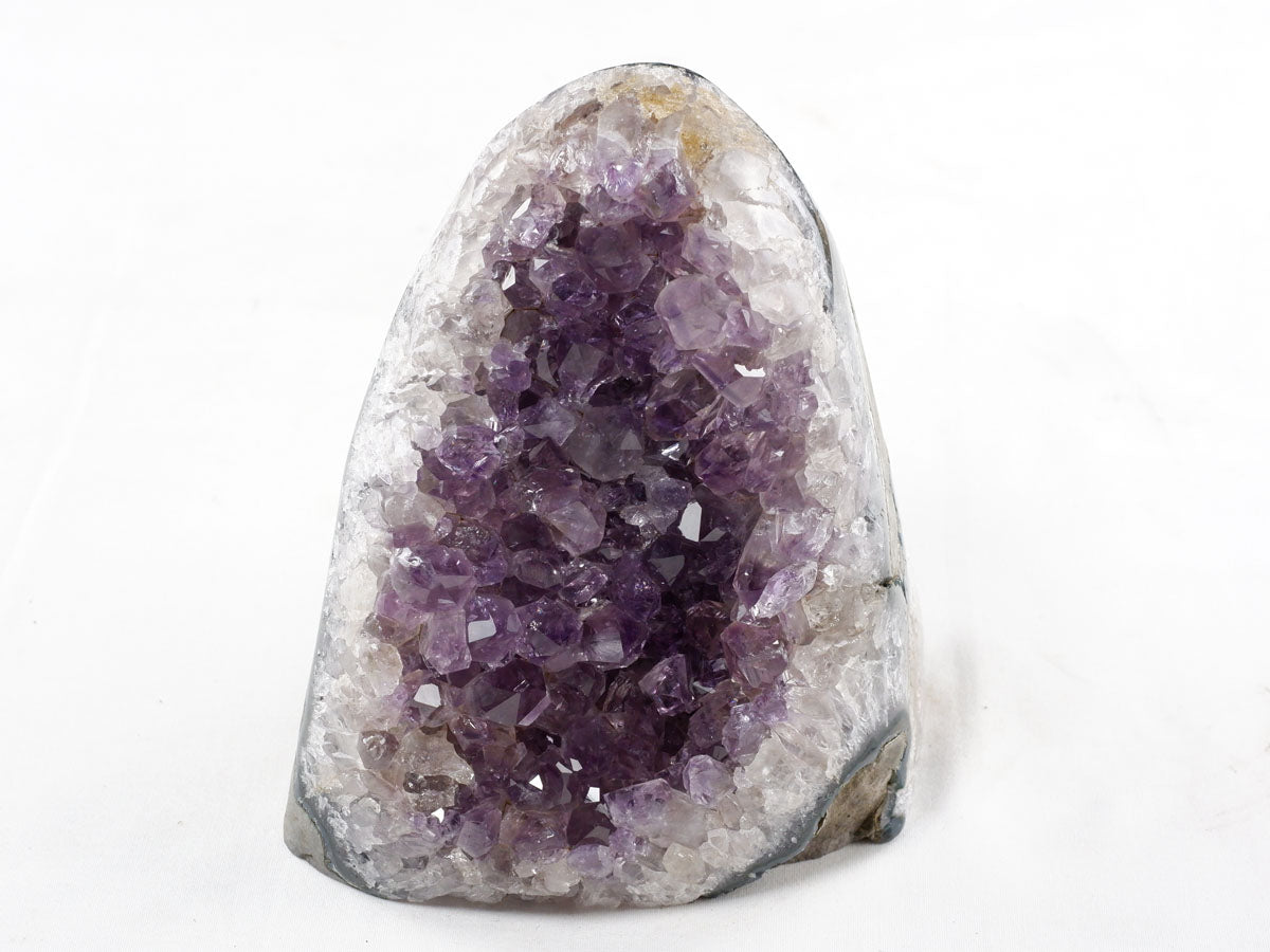 アメジスト クラスター 1.5Kg ウルグアイ産 アメジスト 原石 amethyst 台座付属 一点物 182-8735