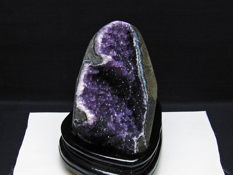 1.3Kg アメジスト クラスター ウルグアイ産 アメジスト 原石 amethyst 台座付属 一点物 182-8736