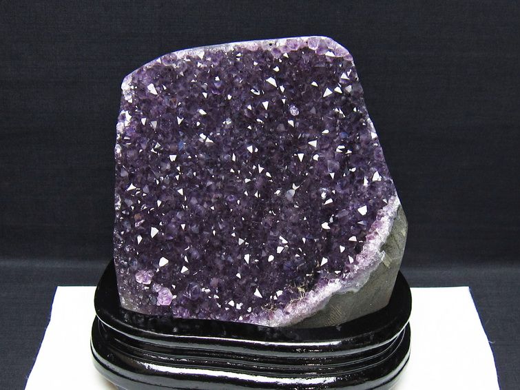 1.6Kg アメジスト クラスター ウルグアイ産 アメジスト 原石 amethyst 台座付属 一点物 182-8738