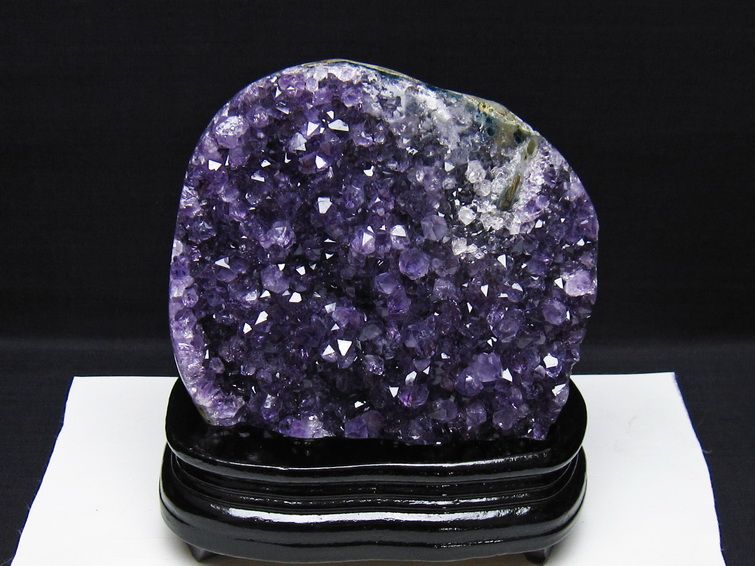 1.5Kg アメジスト クラスター ウルグアイ産 アメジスト 原石 amethyst 台座付属 一点物 182-8739