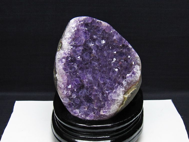 1.3Kg アメジスト クラスター ウルグアイ産 アメジスト 原石 amethyst 台座付属 一点物 182-8742
