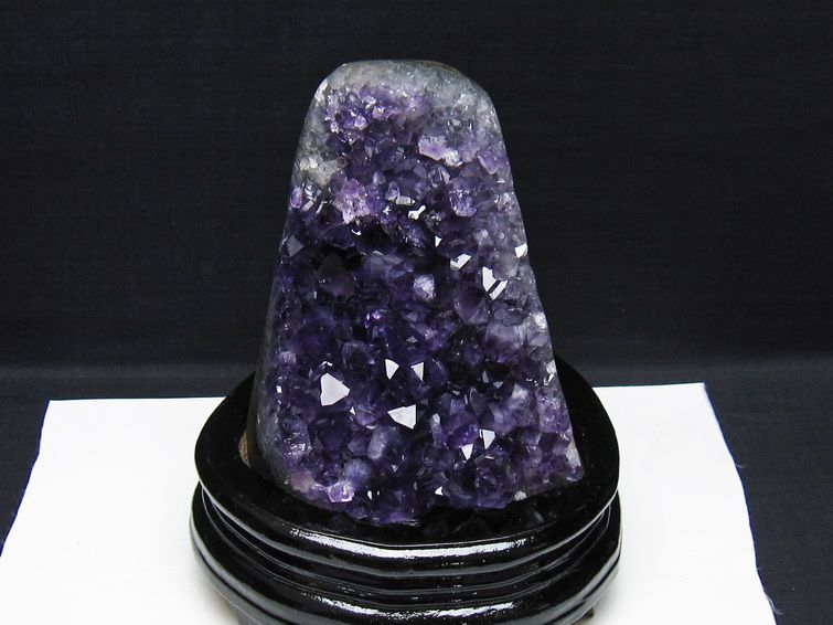 1Kg アメジスト 原石 ウルグアイ産 アメジスト クラスター amethyst 台座付属 一点物 182-8748
