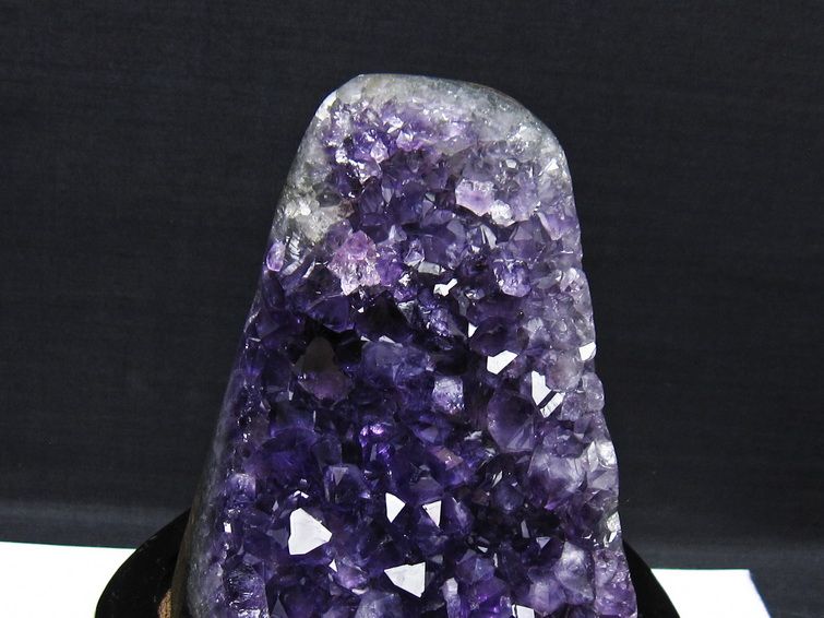 1Kg アメジスト 原石 ウルグアイ産 アメジスト クラスター amethyst 台座付属 一点物 182-8748