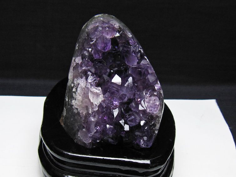 アメジスト クラスター ウルグアイ産 アメジスト 原石 amethyst 台座付属 一点物 182-8773