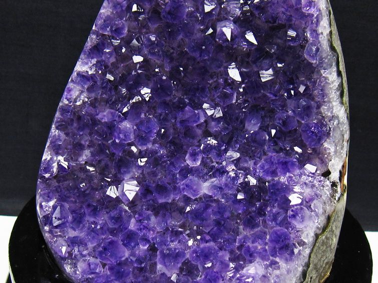 1Kg アメジスト クラスター ウルグアイ産 アメジスト 原石 amethyst 台座付属 一点物 182-8786